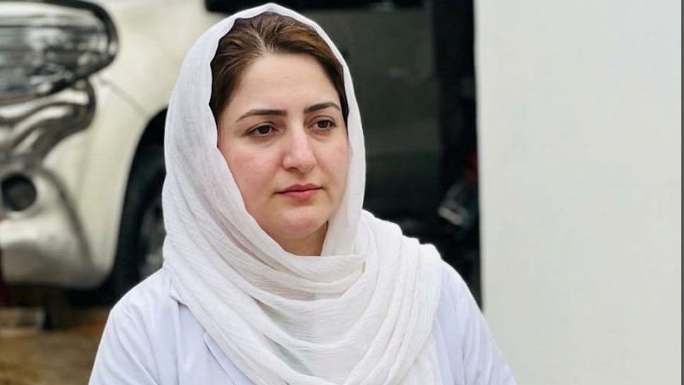 تیزاب گردی کا شکار لیڈی ڈاکٹر ماہ نور ناصر کو علاج کے لیے بیرونِ ملک بھجوانے کا فیصلہ